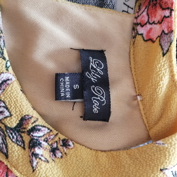 Floral Cold shoulder shift dress size small - Picture 3 of 4